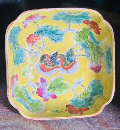 古玩陶瓷粉彩荷塘鴛鴦紋四方貢碗真品鑒賞圖