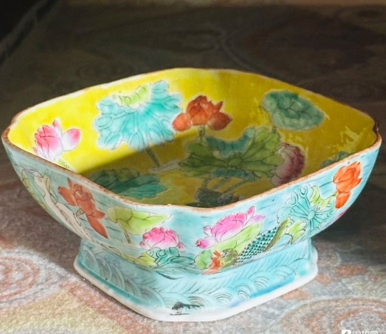 古玩陶瓷粉彩荷塘鴛鴦紋四方貢碗真品鑒賞圖