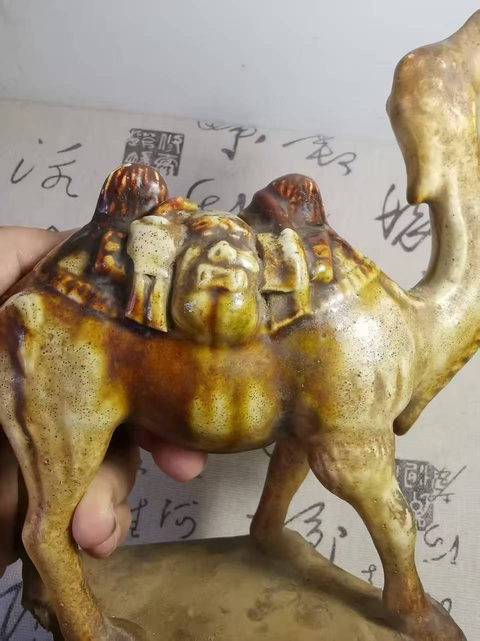 古玩陶瓷三彩駝俑真品鑒賞圖