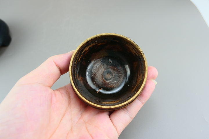古玩陶瓷吉州窯系紫金釉茶盞真品鑒賞圖