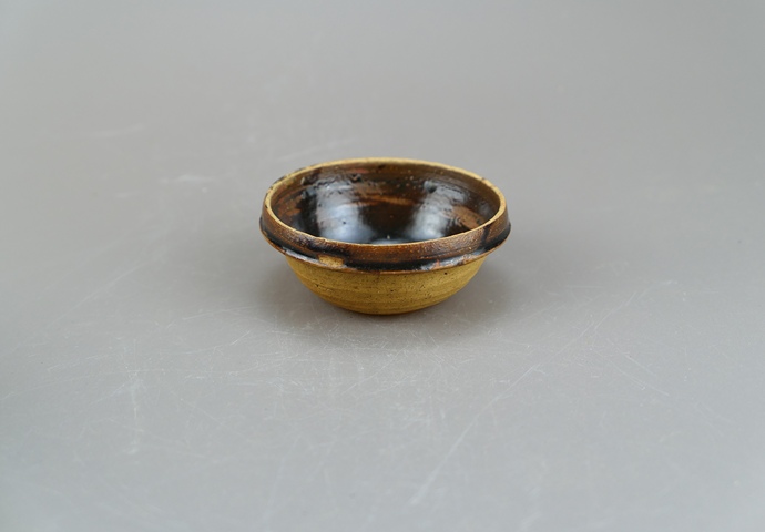 古玩陶瓷吉州窯系紫金釉茶盞真品鑒賞圖