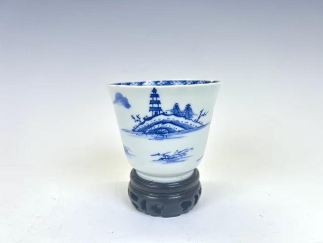古玩陶瓷清乾隆·青花通景山水鈴鐺杯碟拍賣，當前價格588元