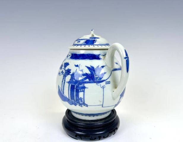 古玩陶瓷清中期·青花通景山水奶壺拍賣，當前價格216元
