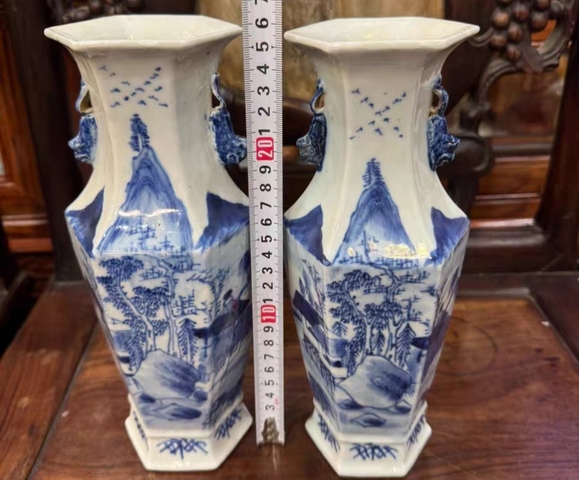 古玩陶瓷青花山水通景六方瓶真品鑒賞圖