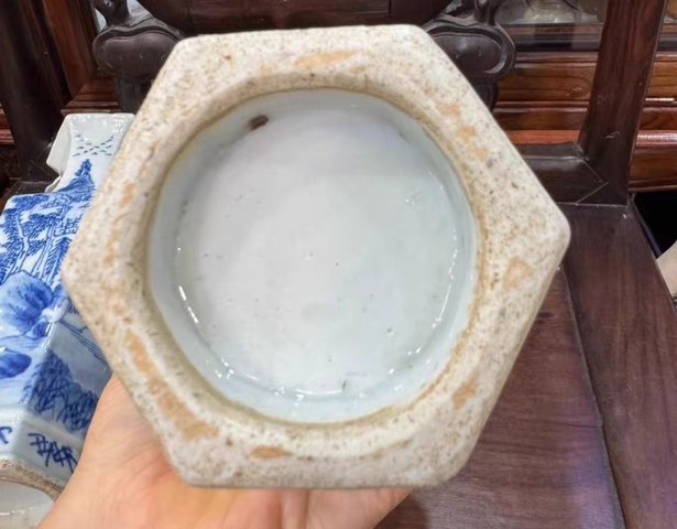 古玩陶瓷青花山水通景六方瓶真品鑒賞圖