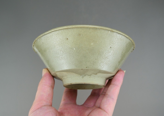 古玩陶瓷龍泉青瓷唇口碗真品鑒賞圖