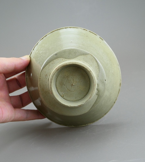 古玩陶瓷龍泉青瓷唇口碗真品鑒賞圖