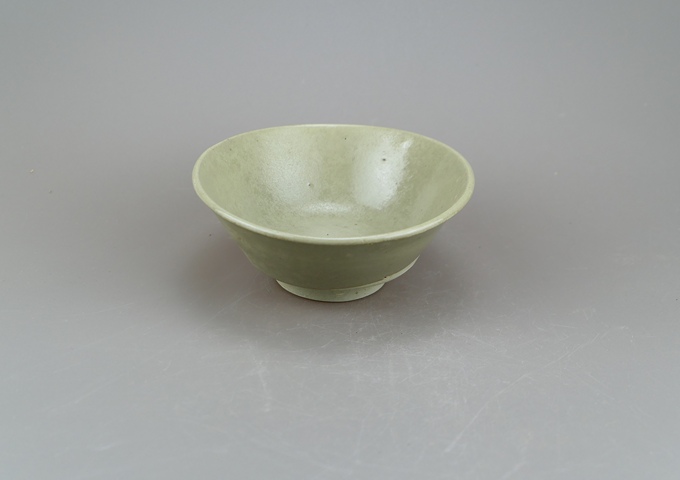 古玩陶瓷龍泉青瓷唇口碗真品鑒賞圖