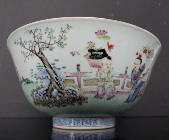 古玩陶瓷粉彩嬰戲紋碗真品鑒賞圖