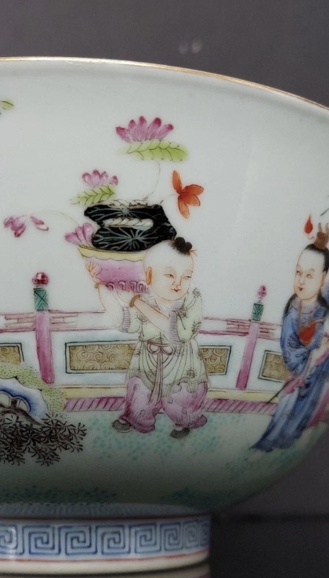 古玩陶瓷粉彩嬰戲紋碗真品鑒賞圖