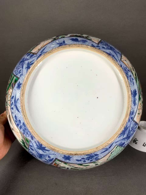 古玩陶瓷五彩人物紋大碗真品鑒賞圖