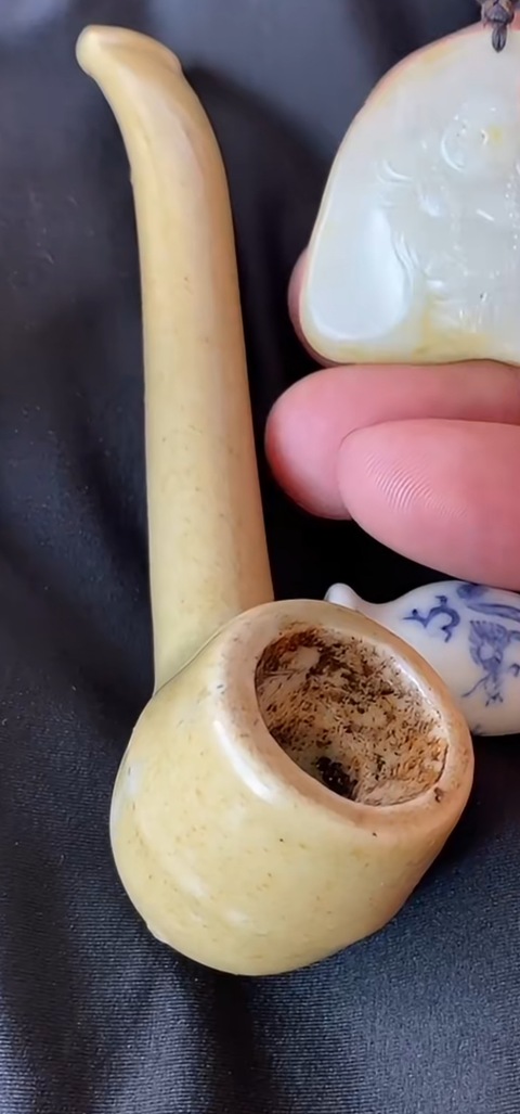 古玩陶瓷象牙白釉煙斗真品鑒賞圖