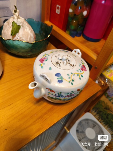 古玩陶瓷粉彩海燕紋茶壺真品鑒賞圖