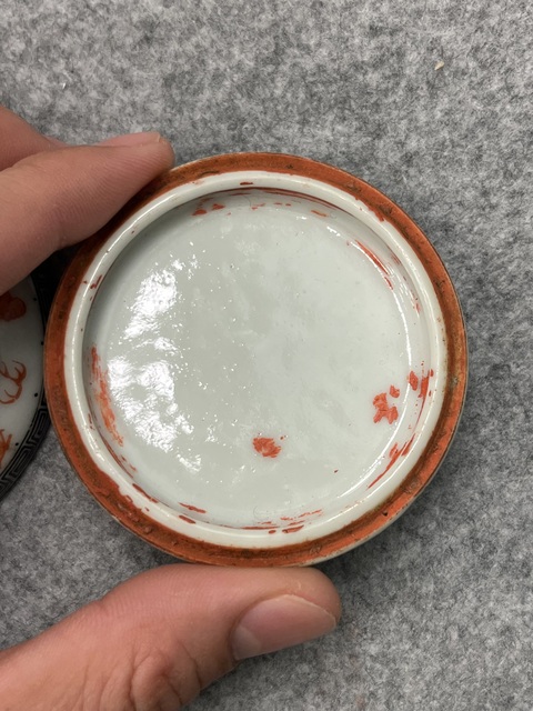古玩陶瓷礬紅龍紋印盒真品鑒賞圖