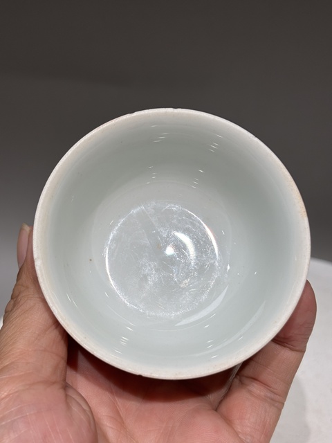 古玩陶瓷胭脂紅彩山水紋臥足杯真品鑒賞圖