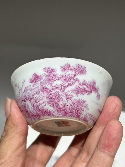 古玩陶瓷胭脂紅彩山水紋臥足杯真品鑒賞圖