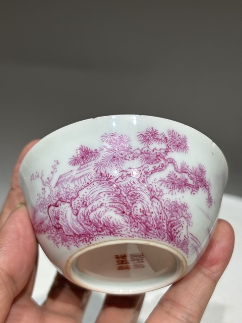 古玩陶瓷胭脂紅彩山水紋臥足杯真品鑒賞圖