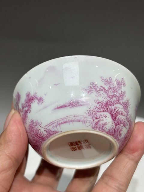 古玩陶瓷胭脂紅彩山水紋臥足杯真品鑒賞圖