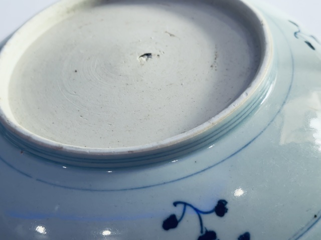 古玩陶瓷摩羯龍紋青花盤真品鑒賞圖