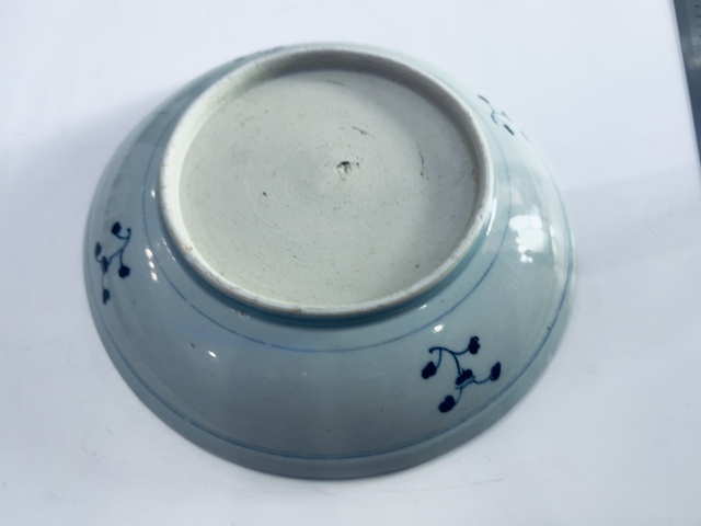 古玩陶瓷摩羯龍紋青花盤真品鑒賞圖