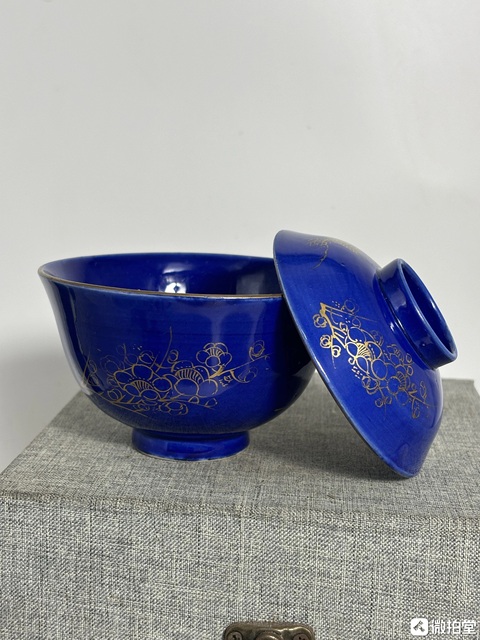 古玩陶瓷清中期霽藍描金花卉紋蓋碗真品鑒賞圖