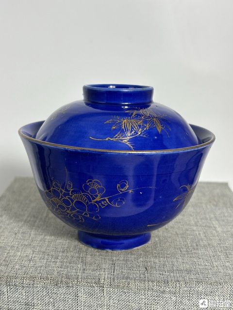 古玩陶瓷清中期霽藍描金花卉紋蓋碗真品鑒賞圖