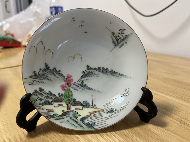 古玩陶瓷粉彩山水紋盤真品鑒賞圖