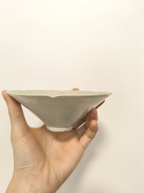 古玩陶瓷湖田窯葵口斗笠盞真品鑒賞圖