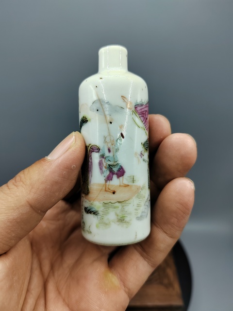 古玩陶瓷清同治?粉彩文王訪賢鼻煙壺拍賣,當(dāng)前價(jià)格598元