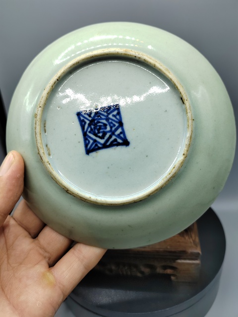 古玩陶瓷清中期豆青釉盤拍賣，當前價格150元