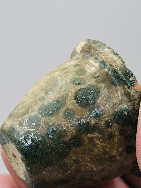 古玩陶瓷黃地綠彩杯真品鑒賞圖