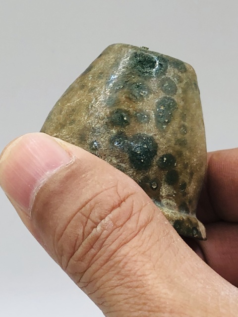 古玩陶瓷黃地綠彩杯真品鑒賞圖