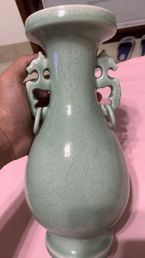 古玩陶瓷青釉雙耳盤口瓶真品鑒賞圖