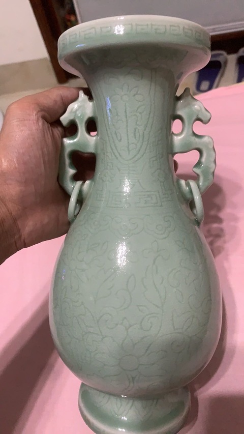 古玩陶瓷青釉雙耳盤口瓶真品鑒賞圖