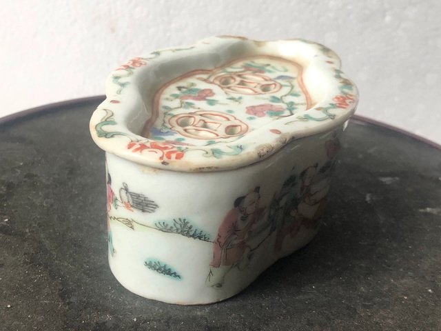 古玩陶瓷晚清細路粉彩刨花缸真品鑒賞圖