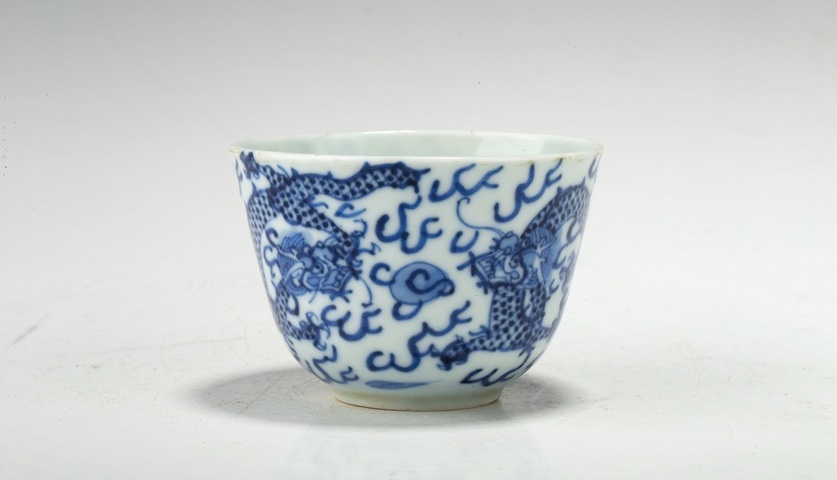 古玩陶瓷青花龍紋杯真品鑒賞圖