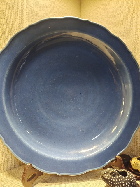 古玩陶瓷霽藍釉菱口盤真品鑒賞圖
