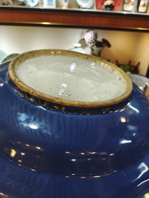 古玩陶瓷霽藍釉菱口盤真品鑒賞圖