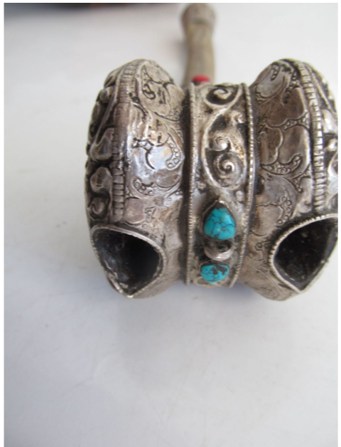 古玩雜項近代制作包銀裝飾骨質煙具真品鑒賞圖