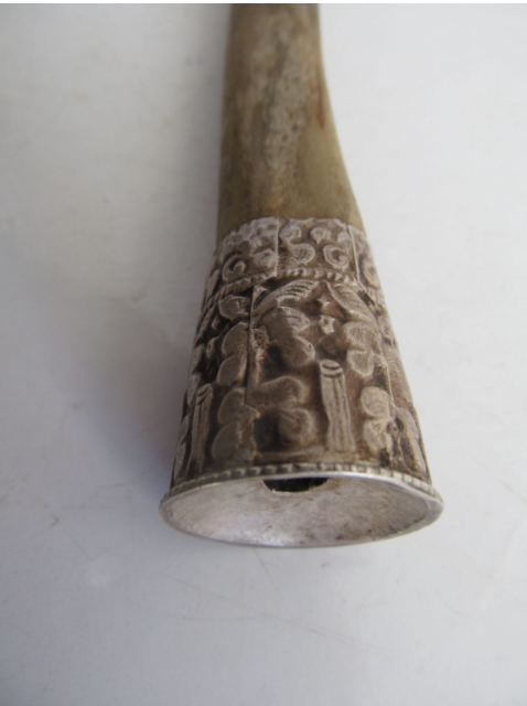 古玩雜項近代制作包銀裝飾骨質煙具真品鑒賞圖