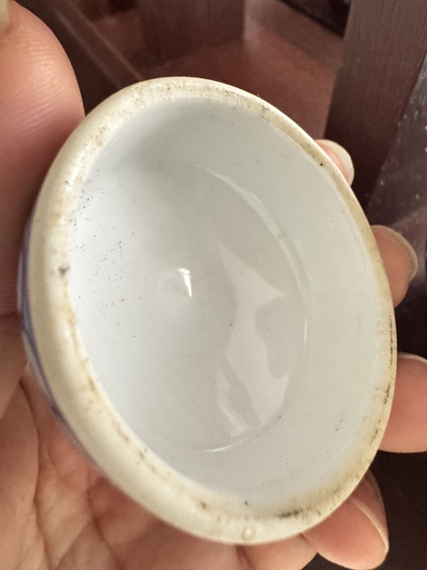 古玩陶瓷花卉紋青花蓋罐真品鑒賞圖