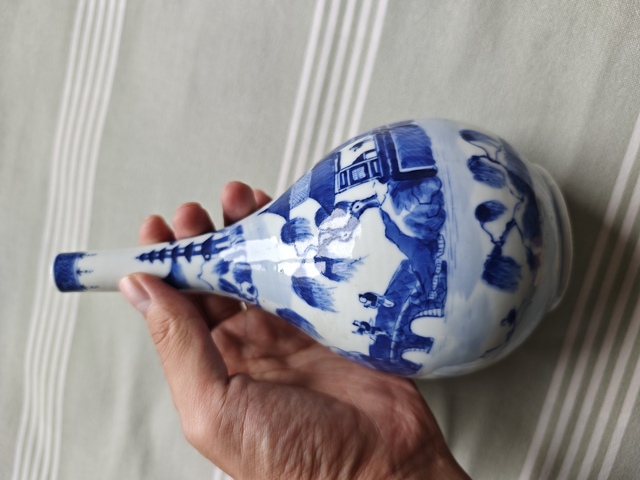 古玩陶瓷人物山水青花錐把瓶真品鑒賞圖