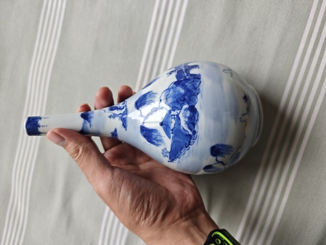 古玩陶瓷人物山水青花錐把瓶真品鑒賞圖