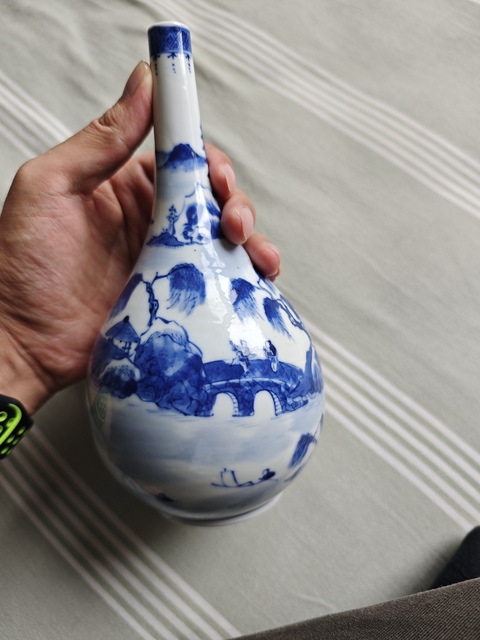 古玩陶瓷人物山水青花錐把瓶真品鑒賞圖