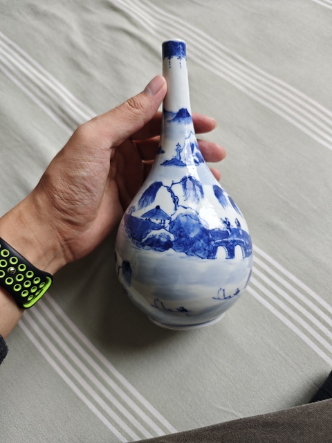 古玩陶瓷人物山水青花錐把瓶真品鑒賞圖