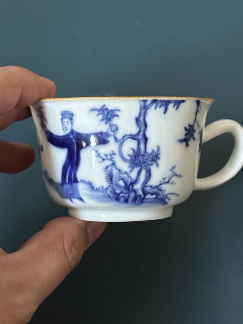 古玩陶瓷三娘教子折桂圖青花執杯真品鑒賞圖