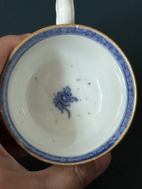 古玩陶瓷三娘教子折桂圖青花執杯真品鑒賞圖