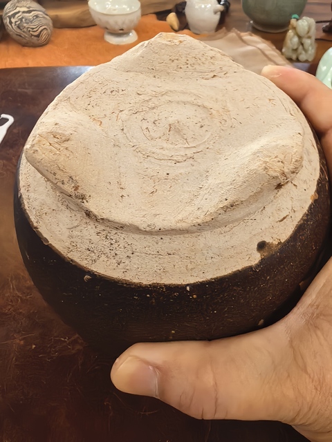 古玩陶瓷吉州窯褐釉貼花香爐真品鑒賞圖