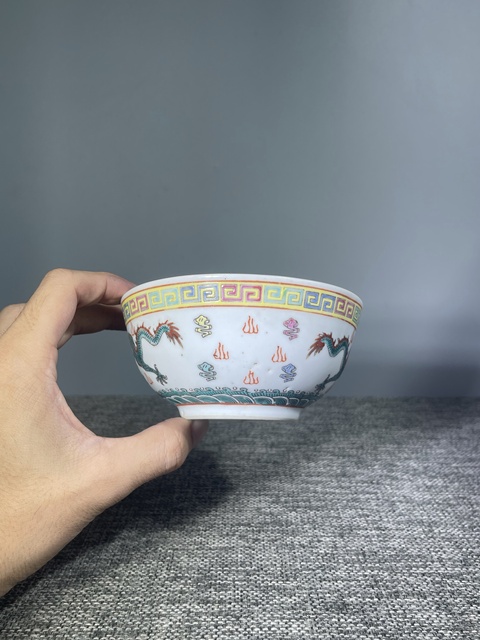 古玩陶瓷創匯.粉彩龍紋茶碗拍賣，當前價格0元