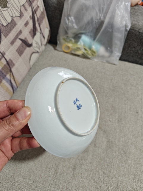 古玩陶瓷嬰戲紋青花盤真品鑒賞圖